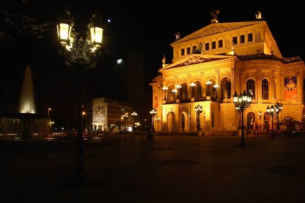 Alte Oper und Opernplatz bei Nacht a 