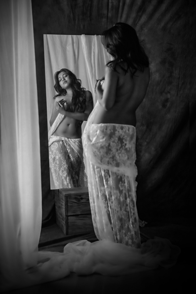 SEDUCTIVE LADY IN FRONT OF A MIRROR a PARTHA BHATTACHARYYA