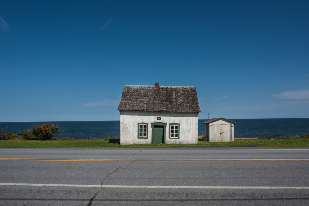 House on the road 132 Gaspésie a Patrick Dessureault