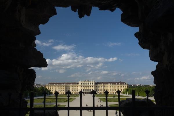 Wien, Schloss Schönbrunn von Neptunbrunn a Peter Wienerroither