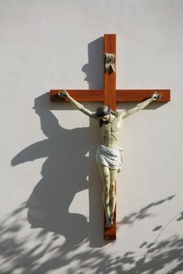 Kruzifix mit Schatten a Peter Wienerroither
