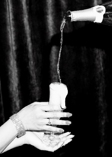 Champagne Hands Bw