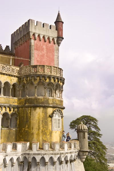 A castle tower (photo)  a Portuguese School