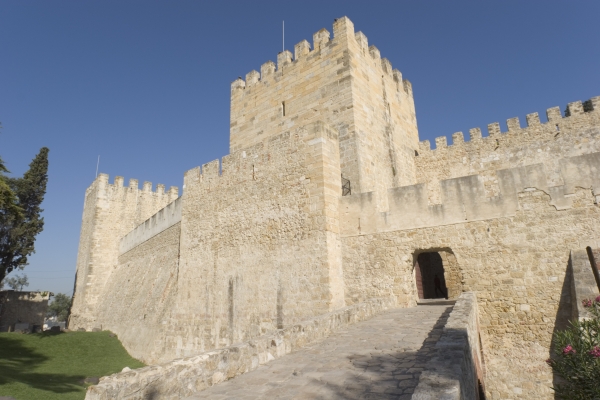 Exterior view of the castle (photo)  a Portuguese School