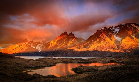 PARQUE NACIONAL TORRES DEL PAINE, SUNRISE FROM MIRADOR  LAKE NORDENSKJOLD-1367