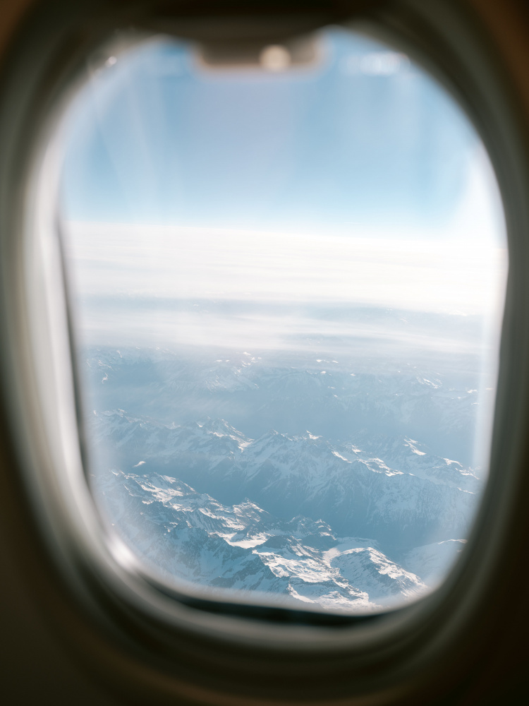 Plane Window View || a Raisa Zwart