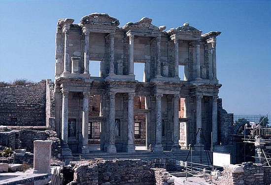 Celsus Library, built in AD 135 a Arte Romana