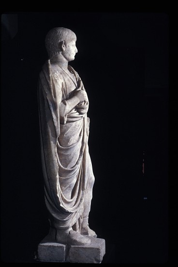 Togate statue of the young Nero a Arte Romana