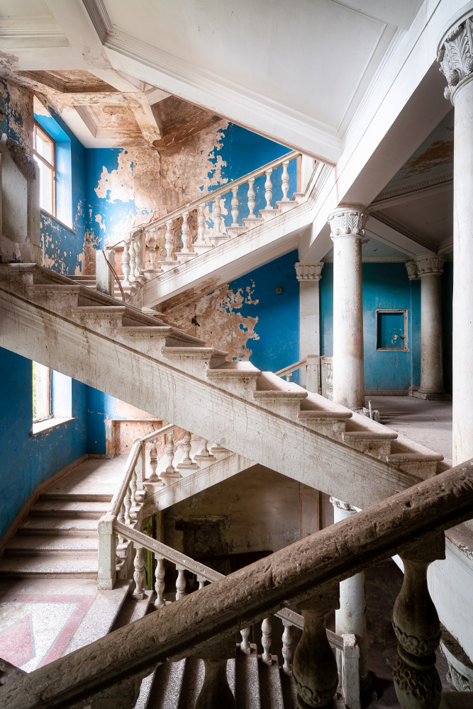 Blue Staircase a Roman Robroek