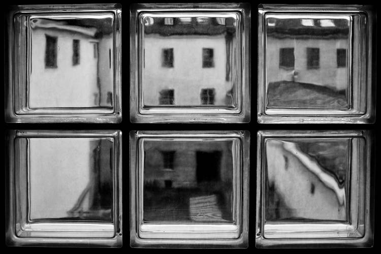 rear window a Roswitha Schleicher-Schwarz