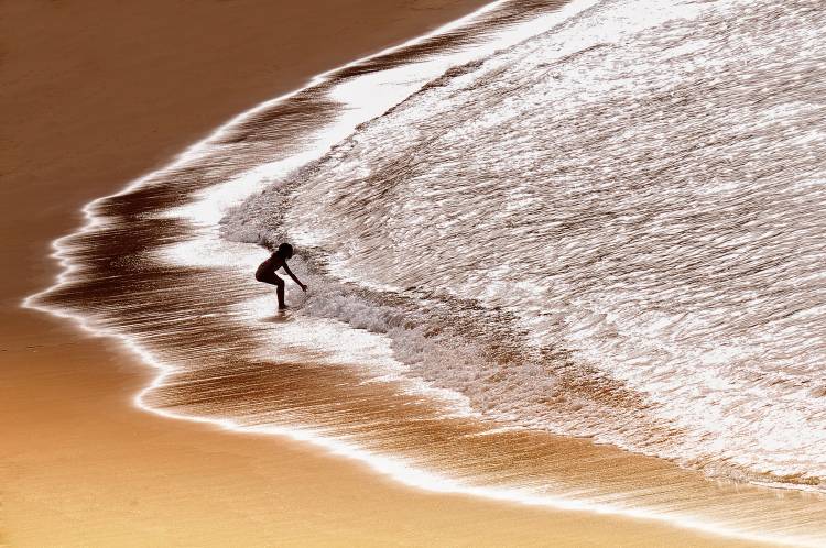 Godersi l'acqua di mare  a Saeed Dhahi