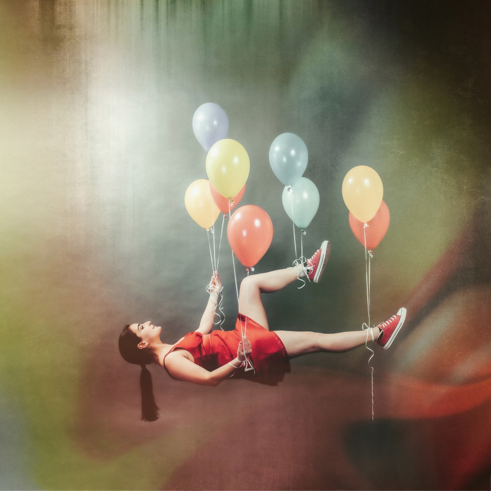 Anna-Valeria with balloons a Stefan Kamenov