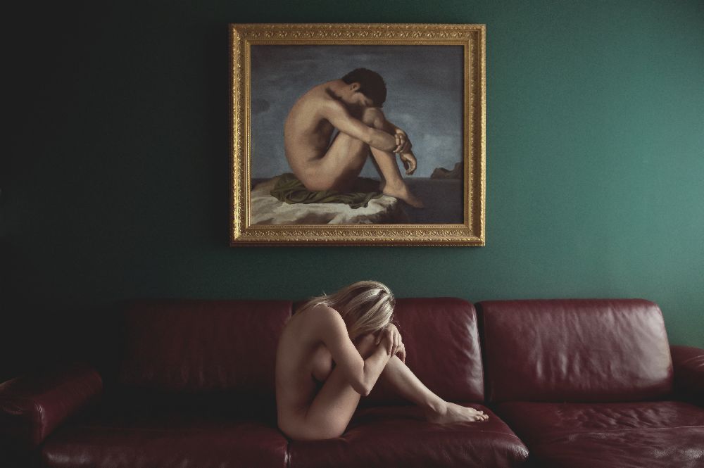 woman on the couch a Stefano Miserini