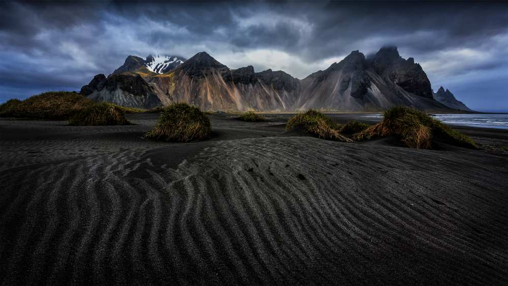 Lines and mountains a Sus Bogaerts