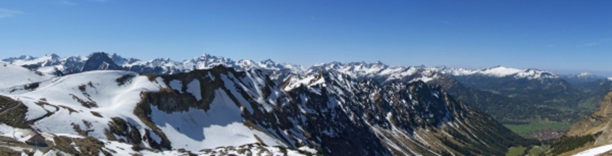 Der Alpenblick mit Oberstdorf a Sven Andreas