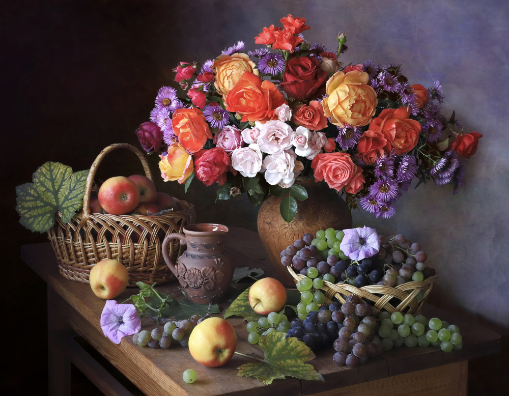 Still life with autumn bouquet and fruits a Tatyana Skorokhod (Татьяна