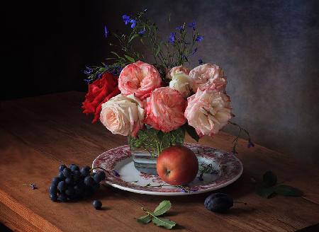 Still life with roses and grapes