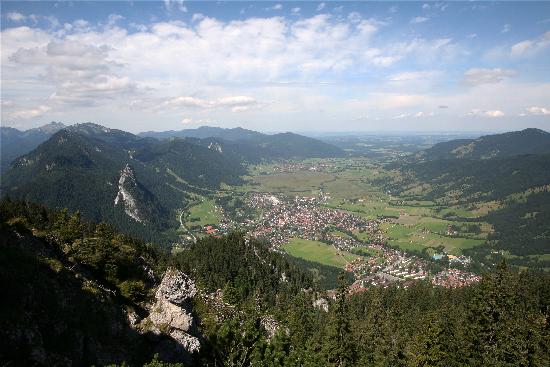 Bayern - Blick auf Oberammergau a Tobias Hase