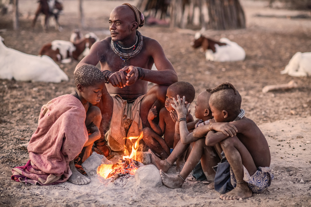 Himba bonding a Trevor Cole