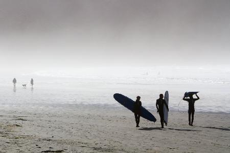 Surfing Time in a Foggy Day
