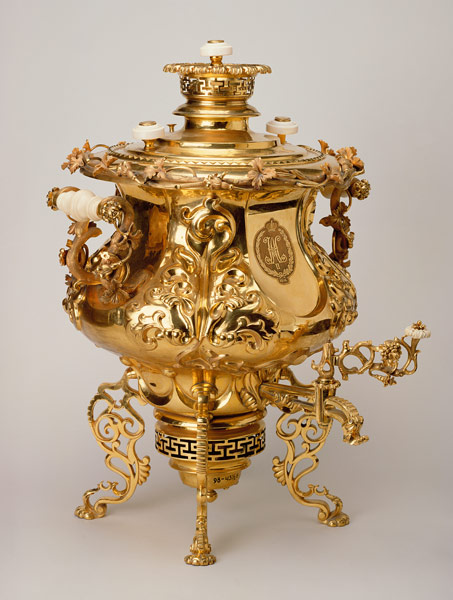 Samovar (copper, gold & ivory) a Vasiliy Batashov