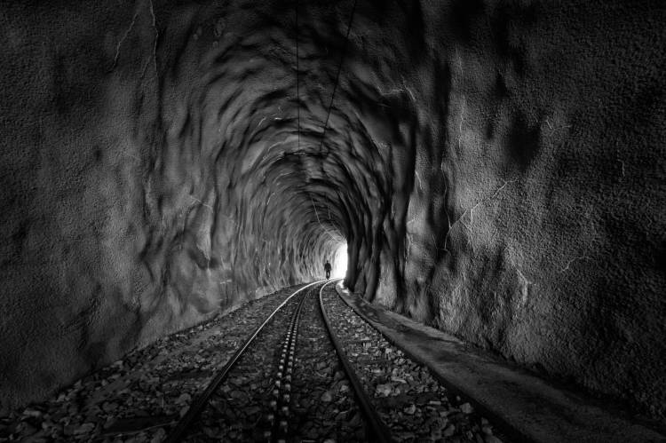 In the bowels of the mountain-BW a Vito Guarino