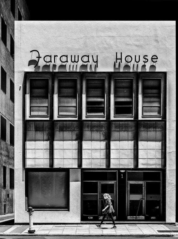 Faraway House a Wayne Pearson