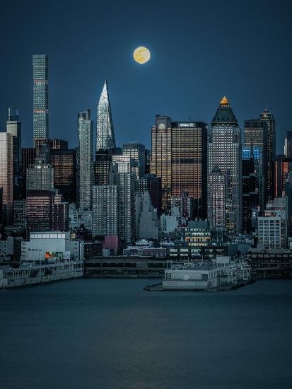 Lunar Elegance over Manhattan