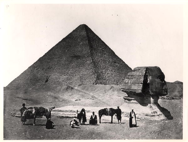 The Sphinx and the Great Pyramid of Khufu at Giza , c.1860 (b/w photo)  a Wilhelm Hammerschmidt